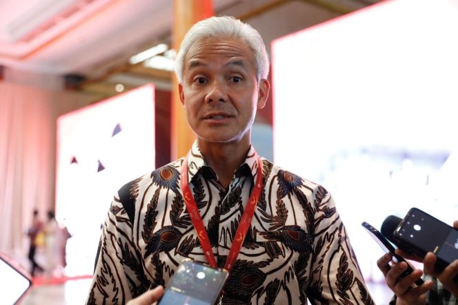 
					Ganjar Pastikan Pelayanan Investasi di Jateng Mudah