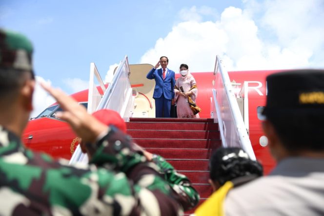 
					Presiden Jokowi dan Ibu Iriana Bertolak ke Thailand Hadiri APEC/Setkab.