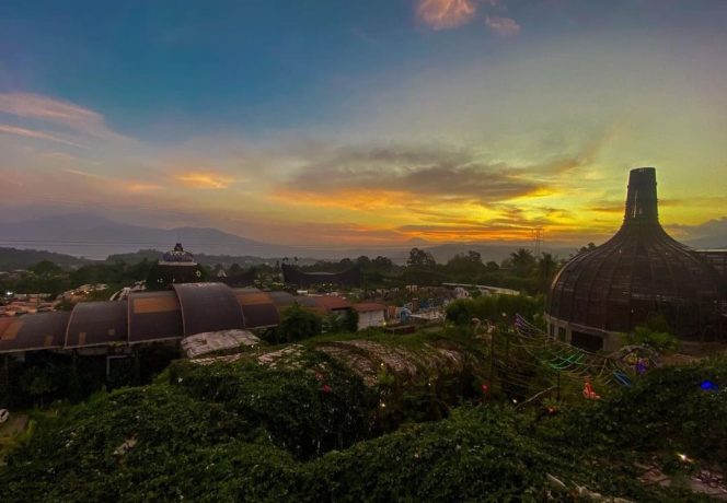 
					Selain Dusun Semilir, Beberapa Tempat Wisata di Semarang Ini Cocok Buat Liburan Akhir Tahun