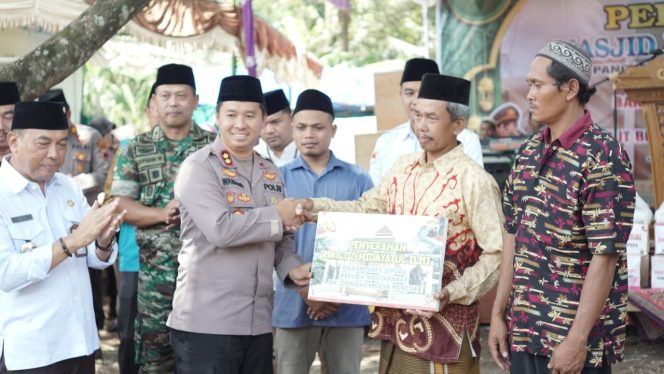 
					Support Pembangunan Masjid, Kapolres Jepara : Agar Masyarakat Pancur Khusyuk Ibadah