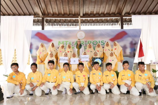 
					Tingkatkan Skill Berbahasa, MTs Ar-Rois Cendekia Undang Guru dari Texas