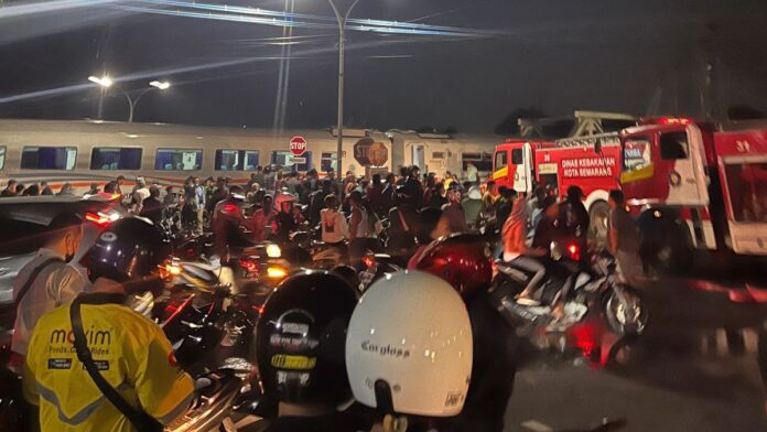 Lokomotif Terbakar, Perjalanan KA di Semarang Terganggu