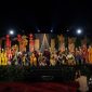 Jajaran pimpinan Bank Indonesia dan pimpinan perbankan di Semarang memerankan wayang orang bersama penari Ngesti Pandowo di Kawasan Kota Lama Semarang.