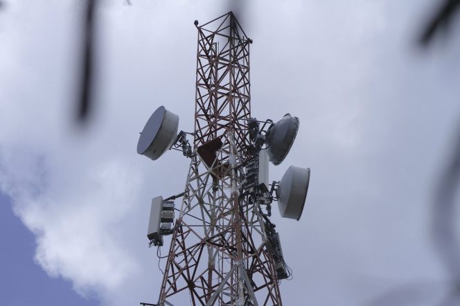 
					Mengantisipasi lonjakan kebutuhan jaringan telekomunikasi digital di Jawa Tengah selama masa libur Hari Raya Natal 2023 dan Tahun Baru 2024, Indosat Ooredoo Hutchison meningkatkan kapasitas jaringan di 53 point of interest (POI).