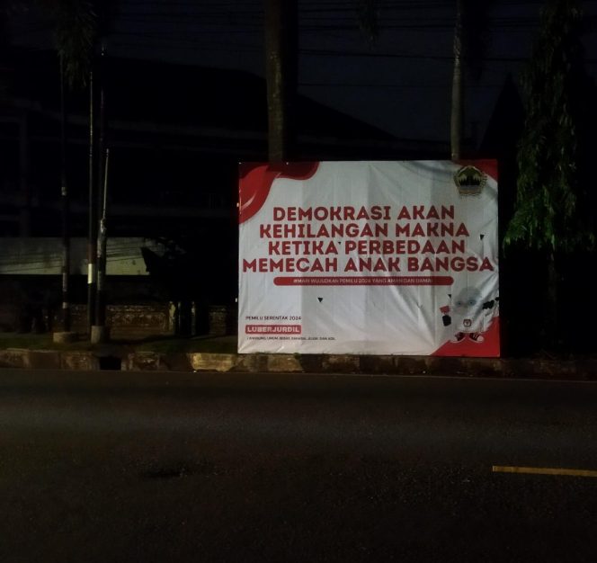
					Upayakan Pemilu Damai, Pemprov Jateng Pasang Ratusan Baliho