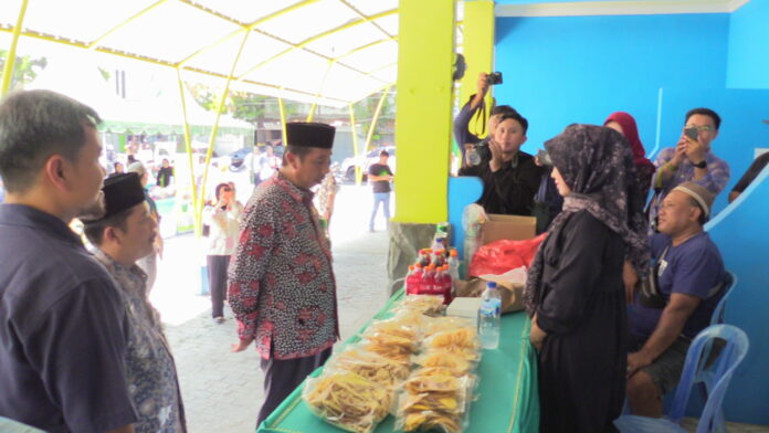 Bupati Rembang Resmikan Sentra Kuliner Teras PLN