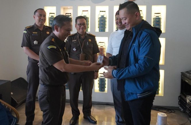 
					Kejati Jateng Kukuhkan Forum Wartawan Kejaksaan Tinggi Jawa Tengah