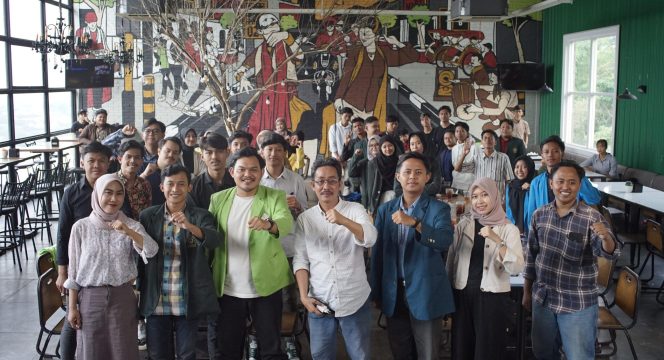 
					Mahasiswa di Jawa Tengah menyerukan Pemilu damai dan mengajak masyarakat untuk tidak Golput pada 14 Februari 2024 guna mewujudkan kepempinan nasional yang berkualitas dan berintegritas
