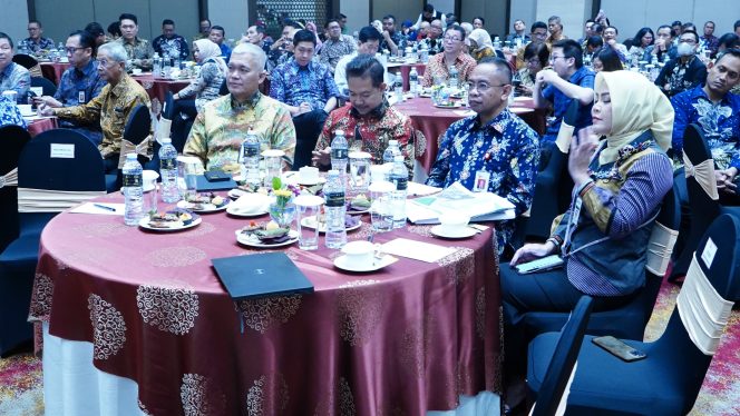 
					OJK Provinsi Jateng menggelar "Evaluasi Kinerja BPR/S dan Pertemuan Forum Pemegang Saham Pengendali (PSP) Tahun 2024” yang dihadiri oleh PSP BPR/BPRS se-Jawa Tengah dan Daerah Istimewa Yogyakarta di Semarang, Selasa (30/7) .