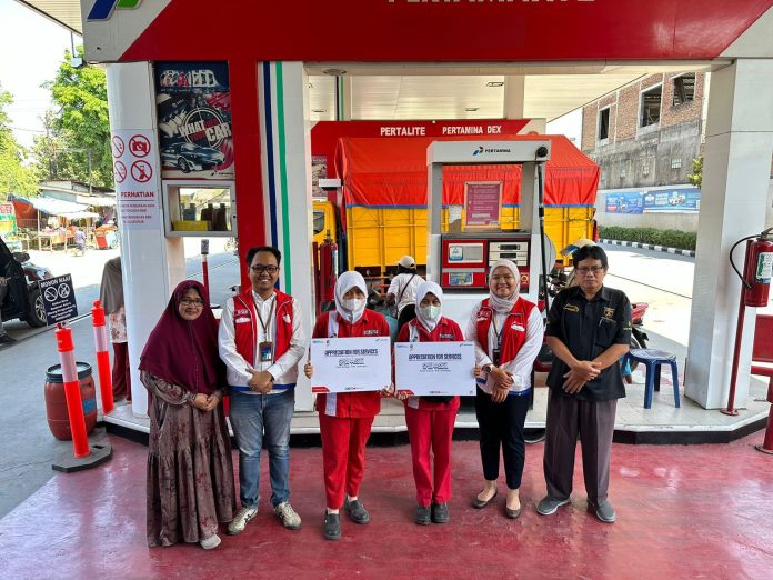 Hadapi Konsumen tak Sabar Antri, Dua Operator SPBU Grobogan Raih Apresiasi dari Pertamina