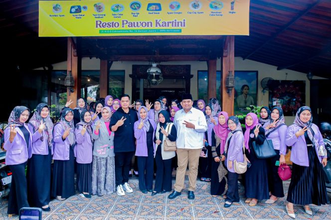 
					Komunitas MUA Jepara secara resmi mengumumkan dukungannya kepada pasangan calon Bupati dan Wakil Bupati Jepara, Mas Wiwit dan Gus Hajar, dalam kontestasi Pilbup Jepara 2024.