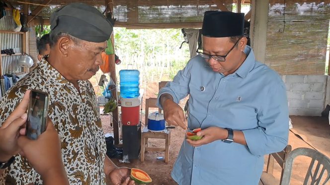 
					Kunjungi Desa Wisata Kandri, Joko Santoso Keliling Kebun hingga Belanja Masalah dari Warga