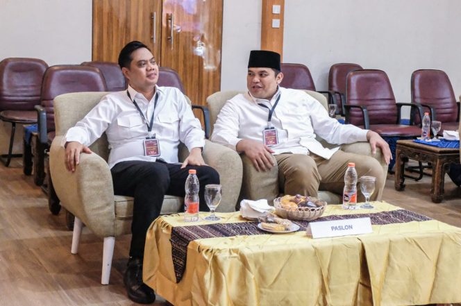 
					Pasangan Calon Bupati dan Wakil Bupati Jepara nomor urut dua, Witiarso Utomo dan Ibnu Hajar (Mawar).
