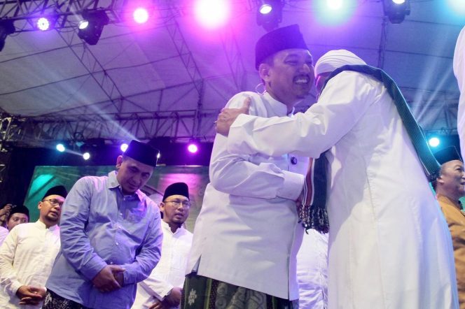 
					Yoyok-Joss Janji Perjungkan Perda Pesantren, Sejahterakan Guru hingga Pendidikan Gratis