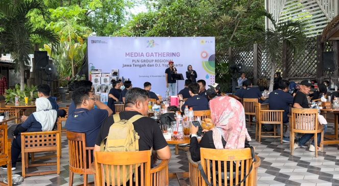 
					PLN Group dan Anak Perusahaan se-Jateng dan DIY menggelar gathering bersama Awak Media pada Rabu (6/11) di Restoran Kampung Laut Semarang.