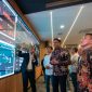 Penampakan ruang DIOC (Digital Intelligence Operation Center) yang berfungsi untuk memonitor dan menjaga performa jaringan secara real-time, memastikan pengalaman digital yang mengesankan bagi pelanggan setiap hari selama 24 jam penuh.