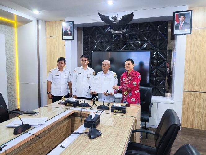 
					Sebanyak 10 Pemda Tingkat II di Provinsi Jawa Tengah menandatangani Perjanjian Kerjasama Optimalisasi Pemungutan Pajak Pusat dan Pajak Daerah Tahap VI Tahun 2025 (PKS OP4D).