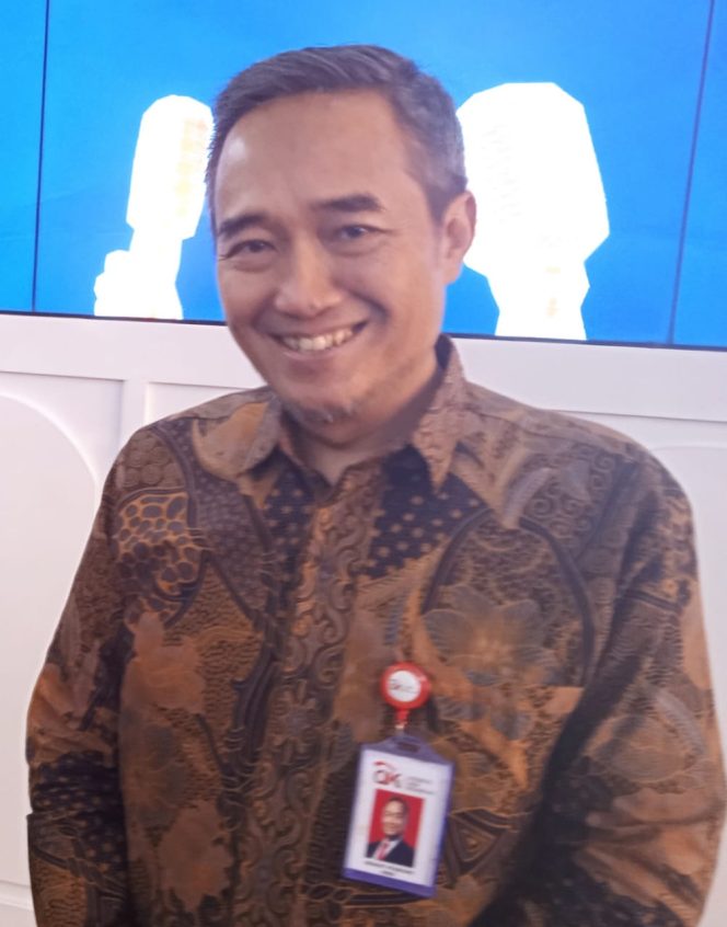 
					Hidayat Prabowo, Kepala Kantor Otoritas Jasa Keuangan (OJK) Provinsi Jawa Tengah yang baru.
