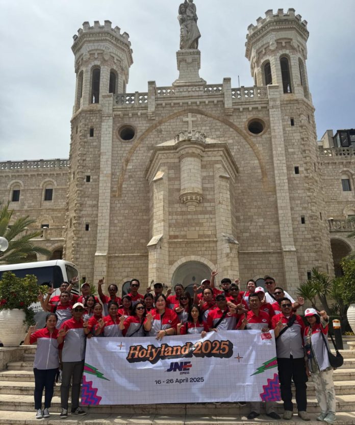 JNE memberangkatkan 44 Ksatria dan Srikandi beragama Nasrani untuk melaksanakan perjalanan rohani ke Holyland.
