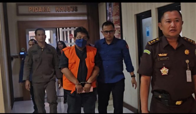 
					Kejati Jateng Tahan Eks Dirut PT Pagilaran Diduga Cairkan Dana Rp 7 Miliar Biji Kakao Fiktif