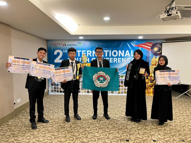 
					Santri PPM Al-Hikmah Harumkan Nama UNNES di Kancah Internasional Lewat Karya Ilmiah Pengolahan Limbah Pohon Pisang