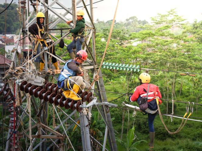 
					Jelang Hari Lahir Pancasila, PLN Tingkatkan Keandalan Listrik Jateng Melalui Negize Uprating Bay Bringin 1,2 di GI 150 KV Jelok