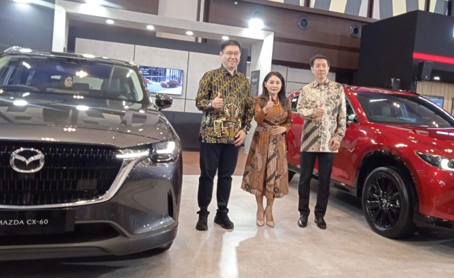 
					Pada ajang GAIKINDO Indonesia International Auto Show (GIIAS) Semarang 2025, Mazda luncurkan dua line-up SUV unggulan: The New Mazda CX-3 Kuro dan The New Mazda CX-60 Sport.