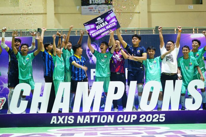 Tim futsal SMAN 1 Cianjur berhasil meraih gelar juara regional AXIS Nation Cup 2025 untuk wilayah Central Region, yang mencakup Jawa Barat, Jawa Tengah dan DIY