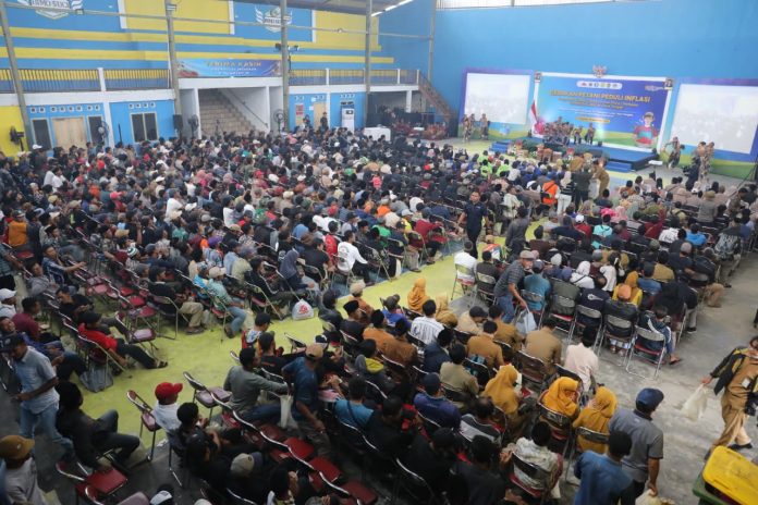 Bank Indonesia Provinsi Jawa Tengah bersama Pemerintah Provinsi Jawa Tengah menggelar kegiatan Gerakan Petani Peduli Inflasi Komoditas Cabai Jawa Tengah di GOR Banyusidi, Kec. Pakis, Kab. Magelang pada hari Senin, (22/9).