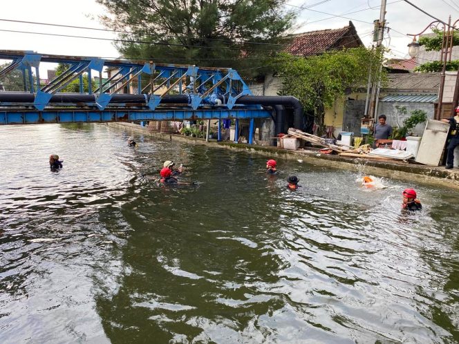 
					Rahma Aurel, Bocah Korban Banjir Semarang Ditemukan Tewas Setelah Dua Hari Pencarian
