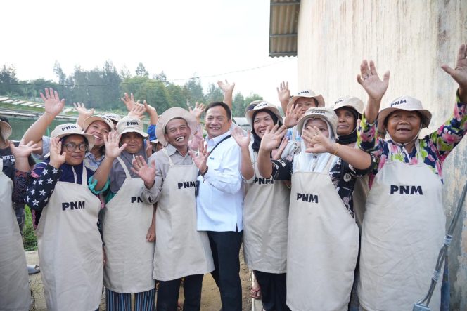 
					Dari Brokoli hingga Telur Ayam, Menko Pangan RI Puji Inovasi Program PNM