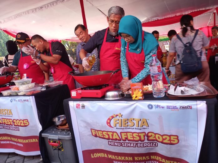 Setda Provinsi Jateng Sumarno bersama isteri ikut dalam lomba Fiesta Fest 2025, mewakili tim Setda.