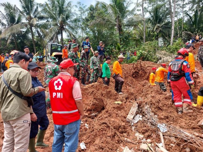 
					BPBD Jateng Fokuskan Pencarian Korban Longsor Majenang