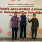 Ketua PP IDAI - Dr. dr. Piprim Basarah Yanuarso (kiri), Direktur Eksekutif IPA - dr. Naveen Thacker (tengah) dan Ketua Satgas Imunisasi IDAI - Prof. Dr. dr. Hartono Gunardi (kanan)