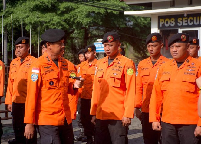 
					Siaga 24 Jam! Basarnas Semarang Kerahkan 60 Personil Khusus Pengamanan Nataru 2025
