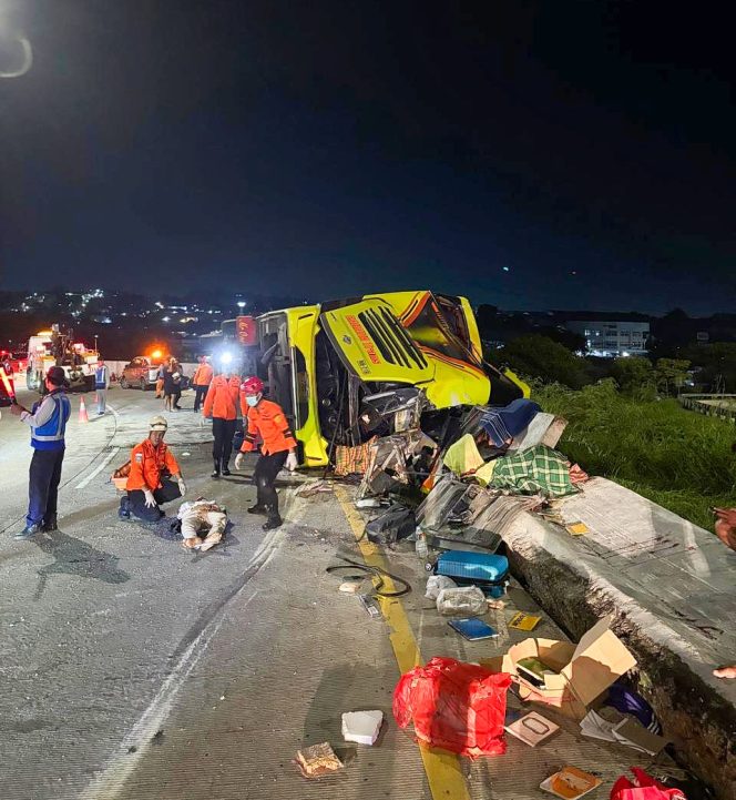 
					Kronologi dan Daftar Korban Lengkap Kecelakaan Bus di Tol Krapyak Semarang: 16 Tewas, 17 Luka Ringan