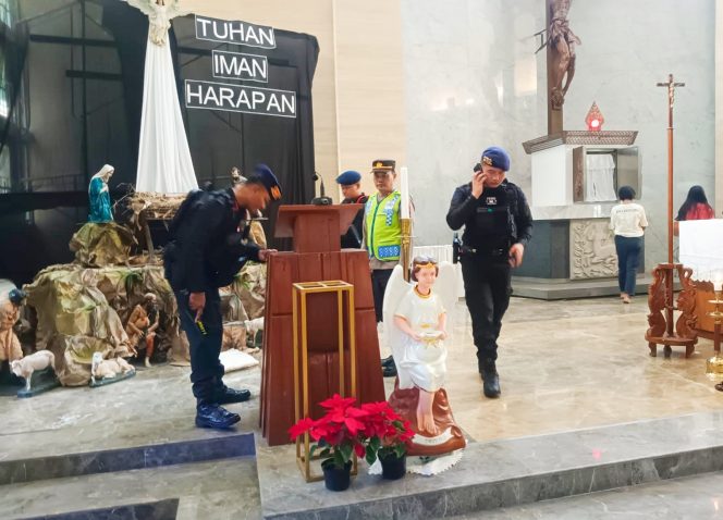 
					“Sterilisasi” Jelang Natal: Detasemen Gegana Jaga Gereja di Semarang Agar Ibadah Tetap Khidmat