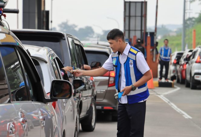 
					Lonjakan Arus Mudik Nataru: 41 Ribu Kendaraan Masuk Solo, Pengelola Tol Siaga 24 Jam