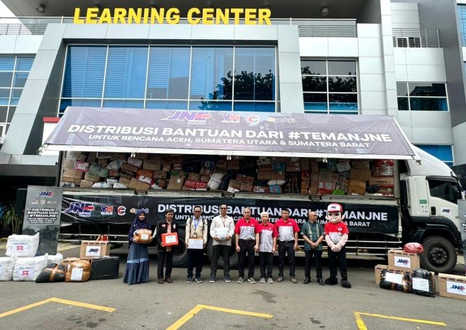 
					Melalui gerakan Bergerak Bersama Peduli Bencana, JNE berhasil mendistribusikan lebih dari 500 ton bantuan untuk korban banjir dan tanah longsor di Aceh, Sumatera Utara, dan Sumatera Barat.