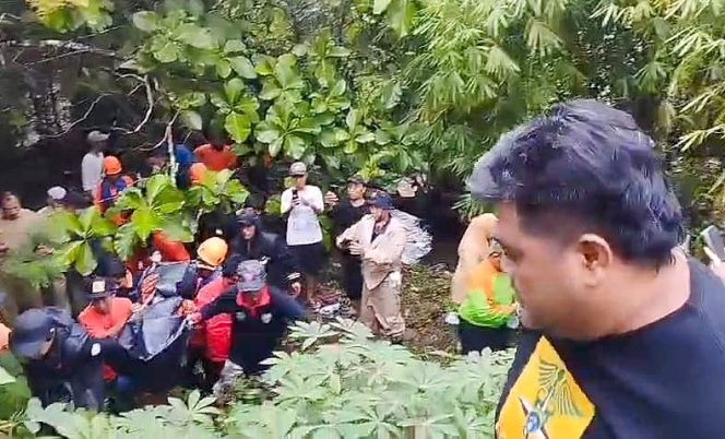 
					Korban Anak Hanyut di Kudus Ditemukan Meninggal, Tim SAR Evakuasi dari Jarak 700 Meter