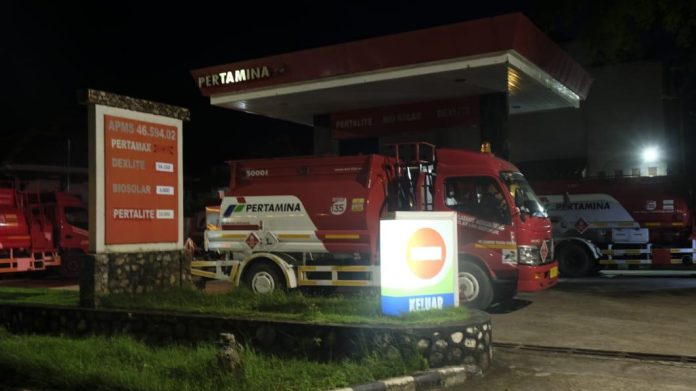 Pertamina memberlakukan pengaturan prioritas operasional, khususnya pada distribusi dini hari, dengan memprioritaskan mobil tangki yang menuju wilayah terdampak banjir, serta mengoptimalkan penggunaan jalur alternatif melalui Grobogan–Mranggen guna menghindari genangan banjir.