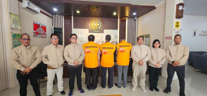 Otoritas Jasa Keuangan (OJK) resmi menyerahkan tersangka dan barang bukti kasus dugaan tindak pidana pasar modal terkait perdagangan saham PT Sriwahana Adityakarta Tbk (SWAT) kepada Kejaksaan Negeri Boyolali.