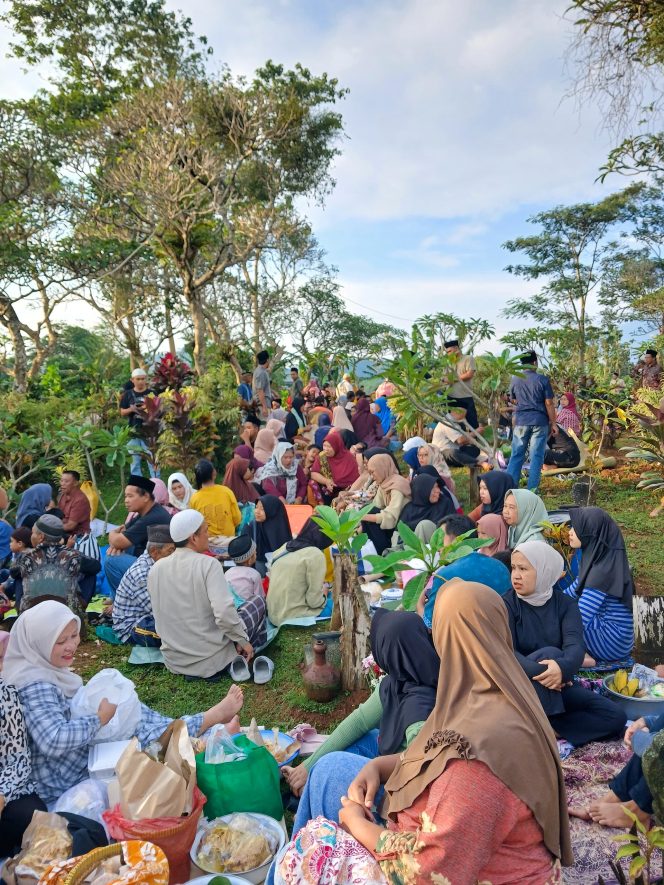 
					Melampaui Ziarah, Sadranan Makam Argoloyo Jadi Simfoni Kerukunan 4 RW di Susukan
