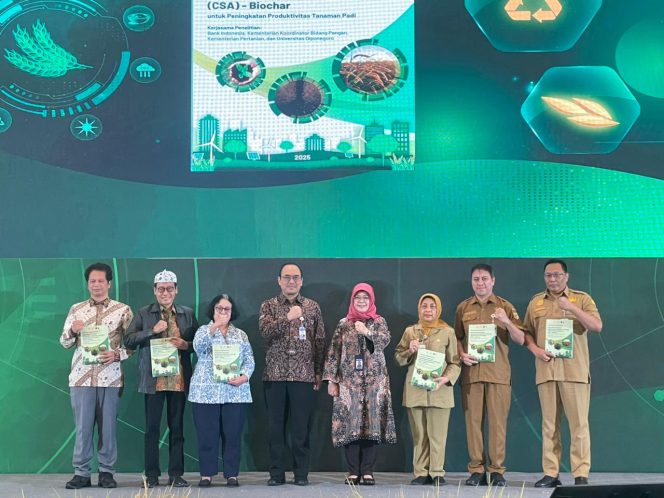 
					Bank Indonesia bersama Kementerian Koordinator Bidang Pangan, Kementerian Pertanian, dan Universitas Diponegoro meluncurkan buku Pedoman Implementasi Model Bisnis Pertanian Berkelanjutan Berbasis Teknologi Climate Smart Agriculture (CSA)–Biochar untuk peningkatan produktivitas tanaman padi, pada Senin (9/2) di Semarang.