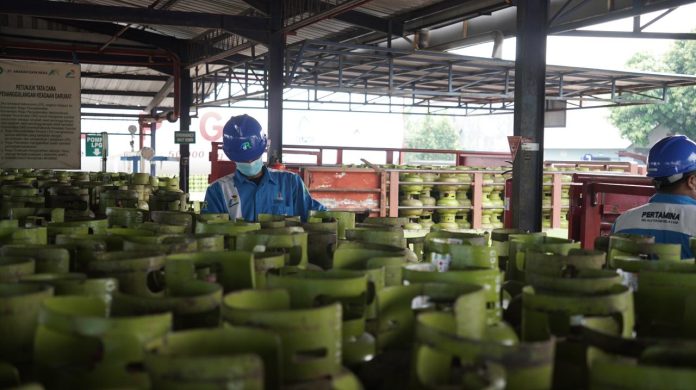 Sebagai langkah antisipatif menyusul tren peningkatan konsumsi LPG 3 kg selama bulan Ramadan, Pertamina menambah pasokan 710 ribu tabung LPG 3 Kg di Semarang dan Muria Raya.