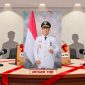 Ilustrasi goodie bag berlabel dan uang tunai sebagai barang bukti OTT Bupati Cilacap dalam konferensi pers KPK