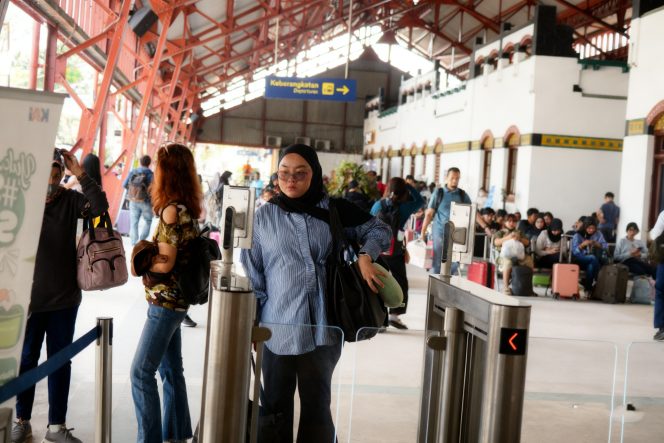 
					6 Hari Masa Angkutan Lebaran, 137 Ribu Penumpang Turun di Stasiun Daop 4 Semarang