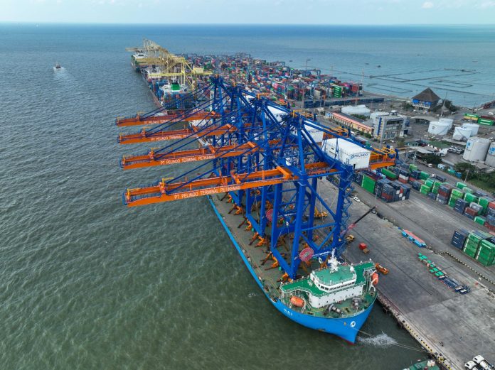 Empat unit QCC post panamax tiba di Pelabuhan Tanjung Emas, perkuat TPK Semarang.