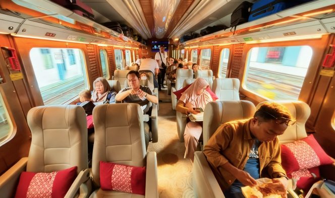 
					Siapkan Layanan Premium untuk Lebaran 2026, KAI Wisata Sediakan 30.712 Tempat Duduk