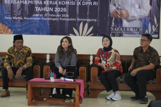 
					Nafa Urbach Sosialisasikan Program MBG di Desa Wadas Temanggung